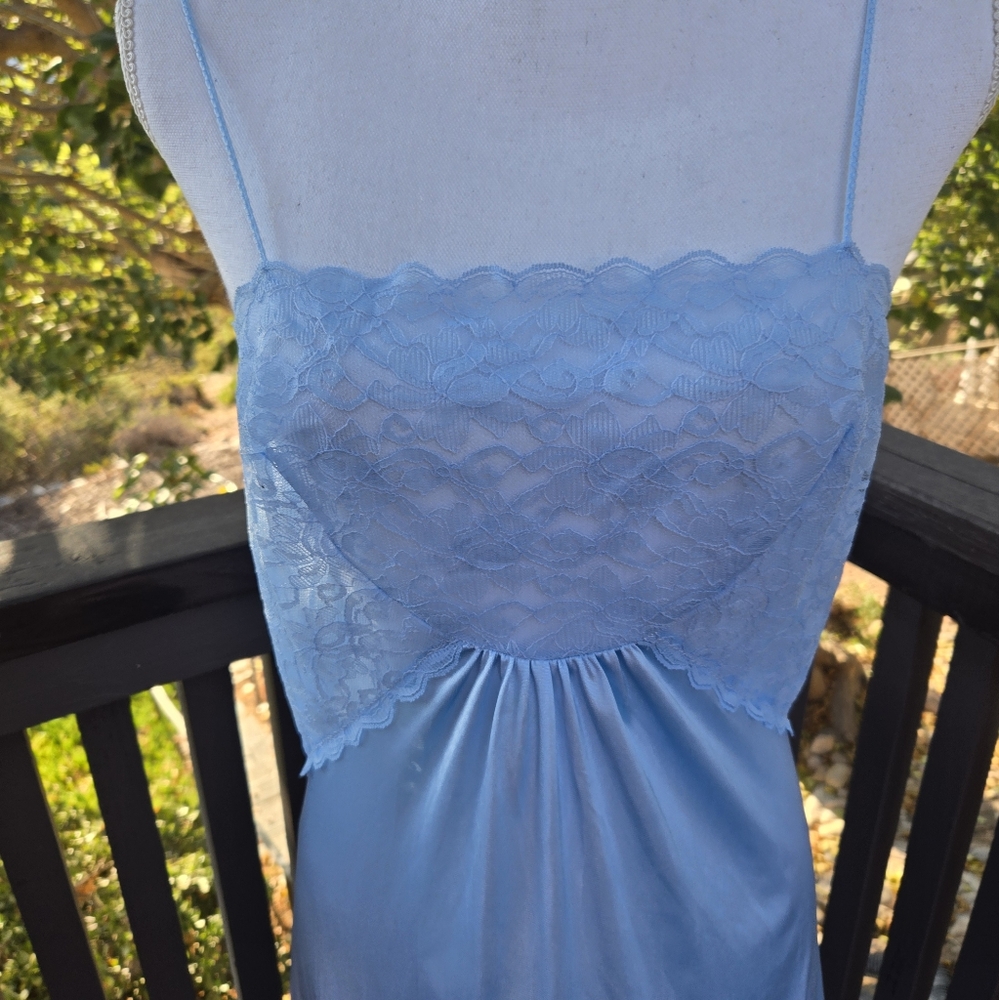Kayser Vintage Blue Bell Lace Full Lengh Nightgown Chemise